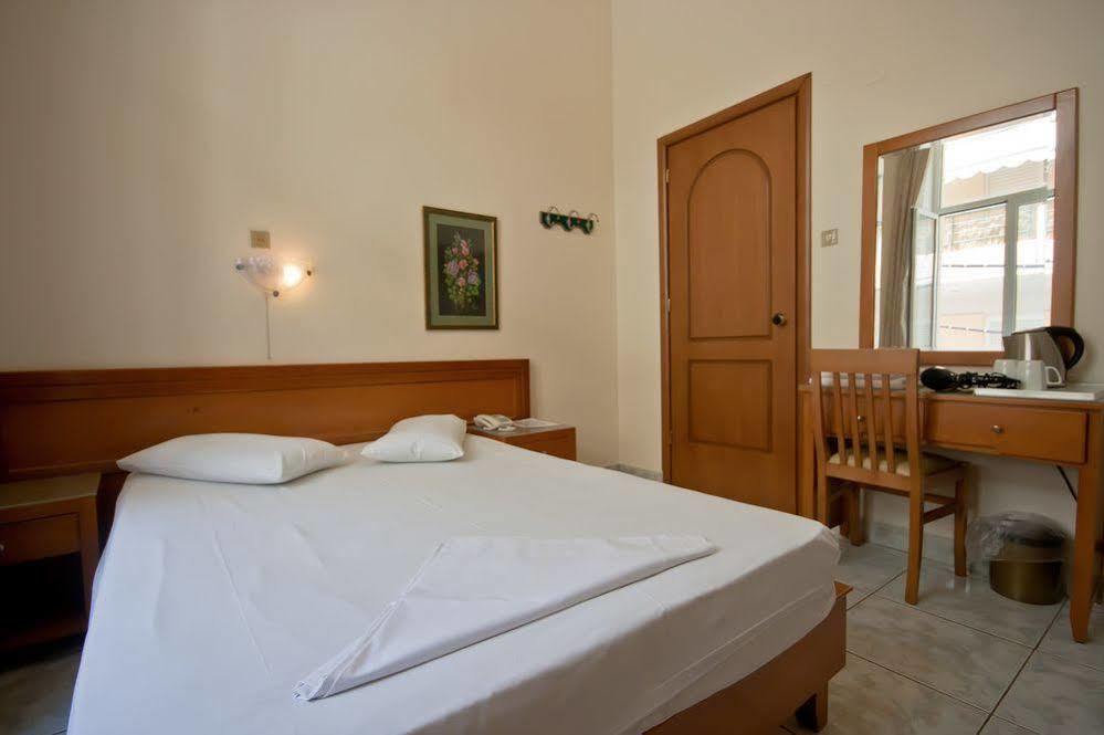 Lena Hotel 2*