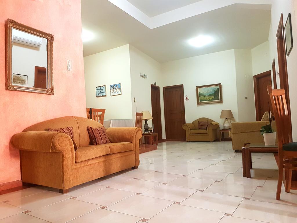 Otel Lena 2*