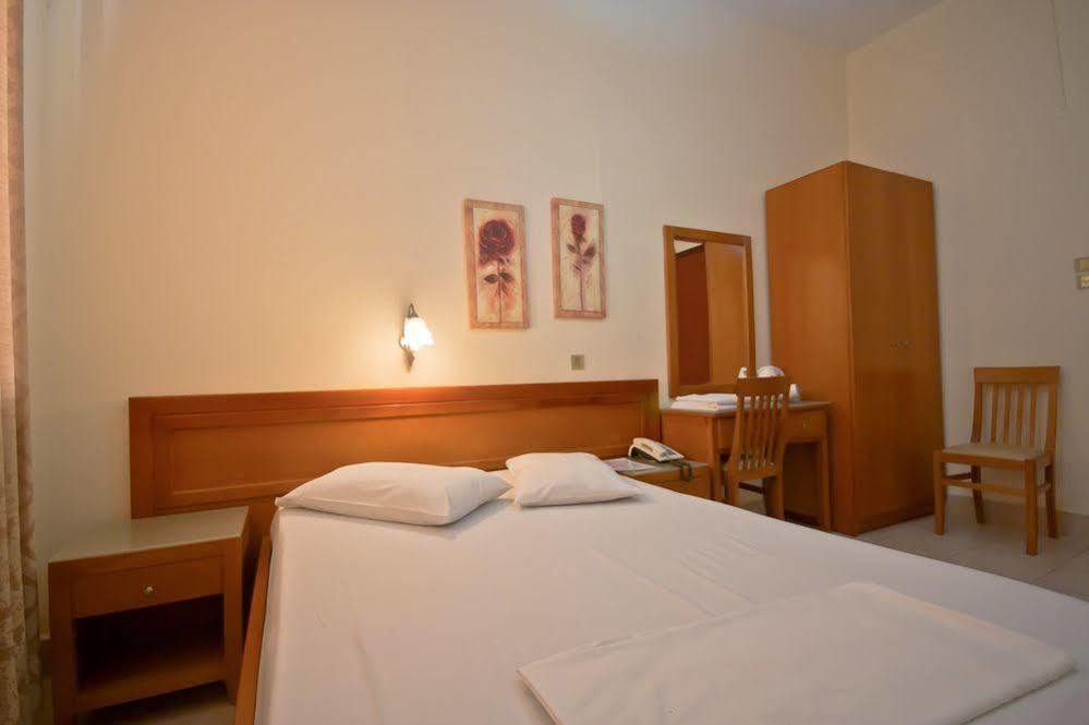 Hotel Lena Candia