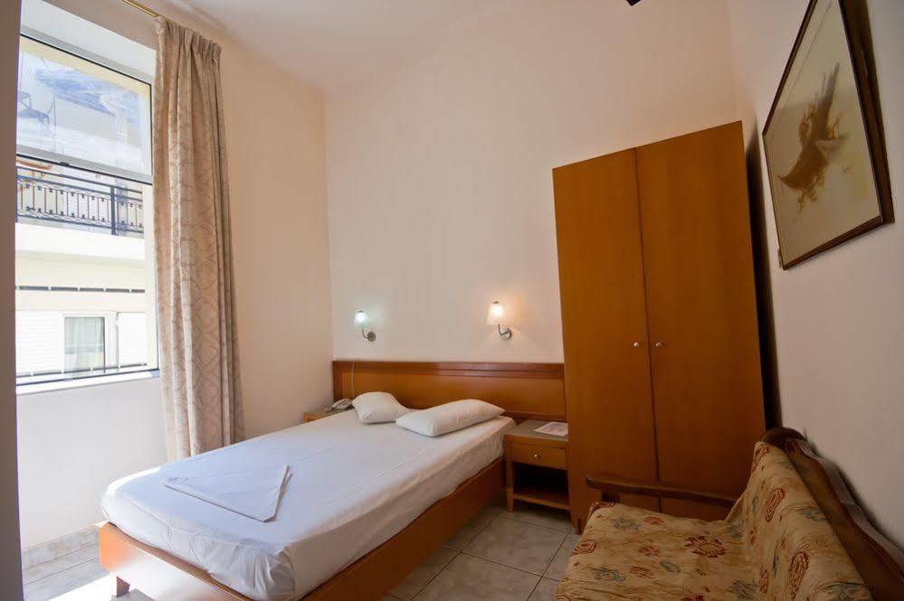 Hotel Lena 2*